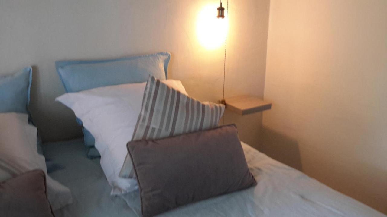 Chambres D'Hotes Le Vignoble Cucuron Exterior photo