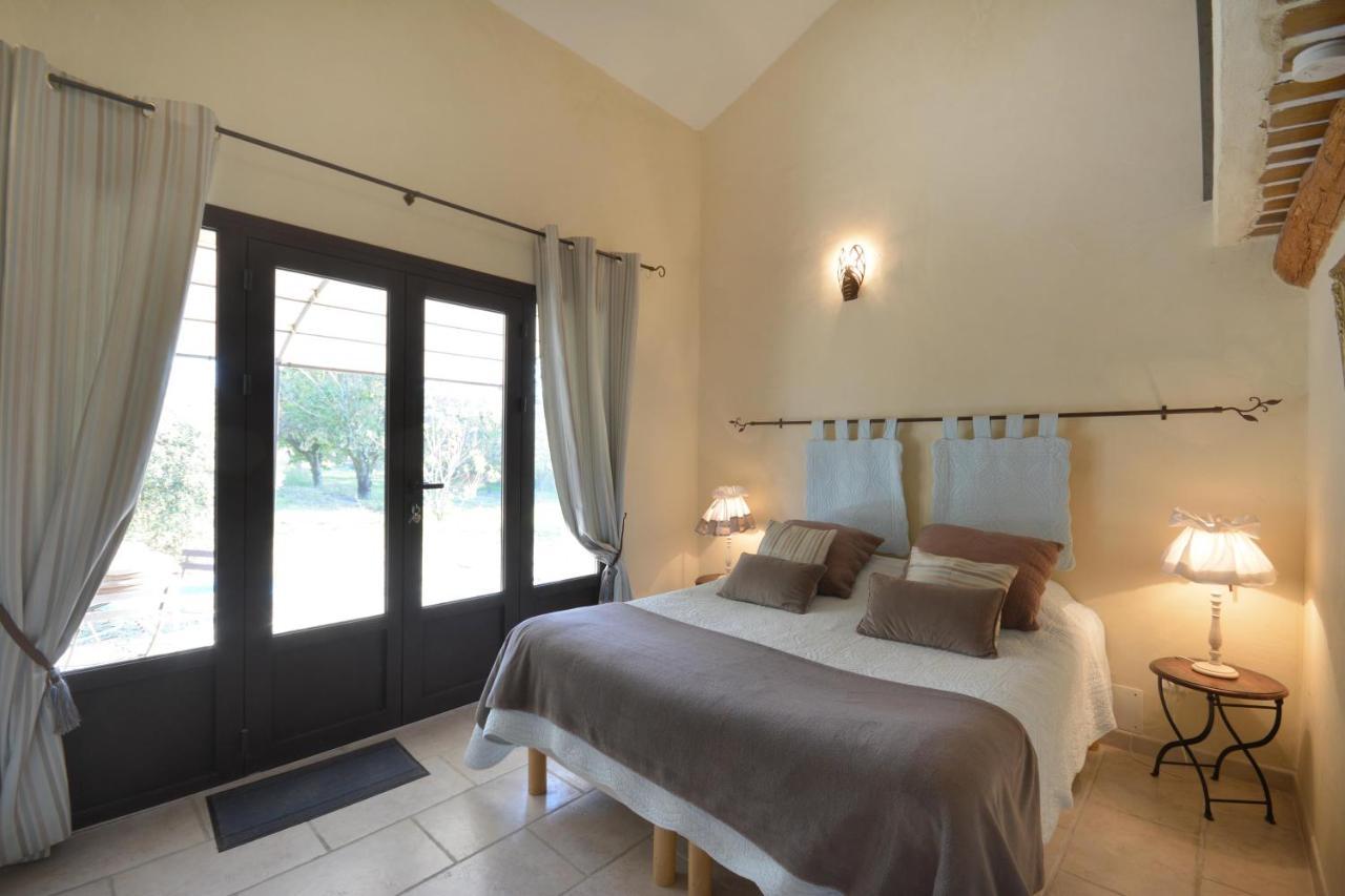 Chambres D'Hotes Le Vignoble Cucuron Exterior photo