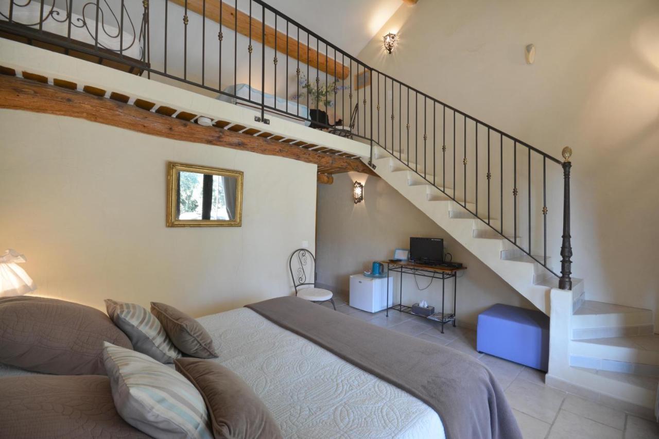 Chambres D'Hotes Le Vignoble Cucuron Exterior photo