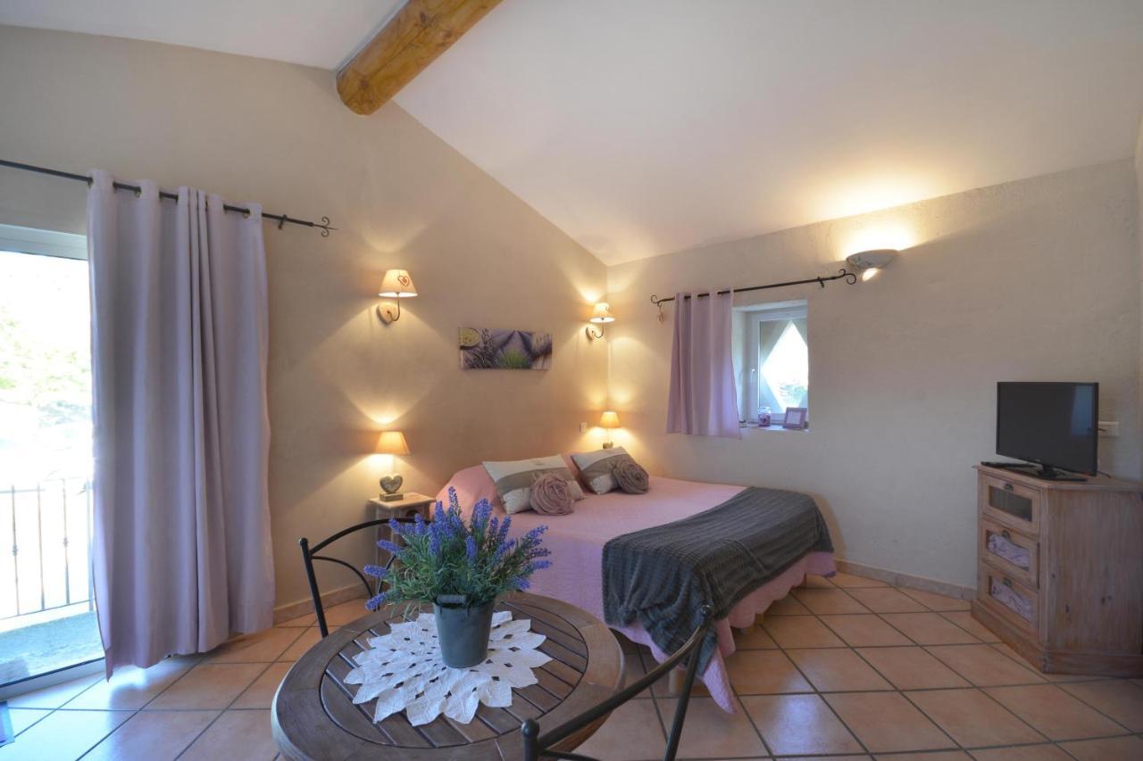 Chambres D'Hotes Le Vignoble Cucuron Exterior photo