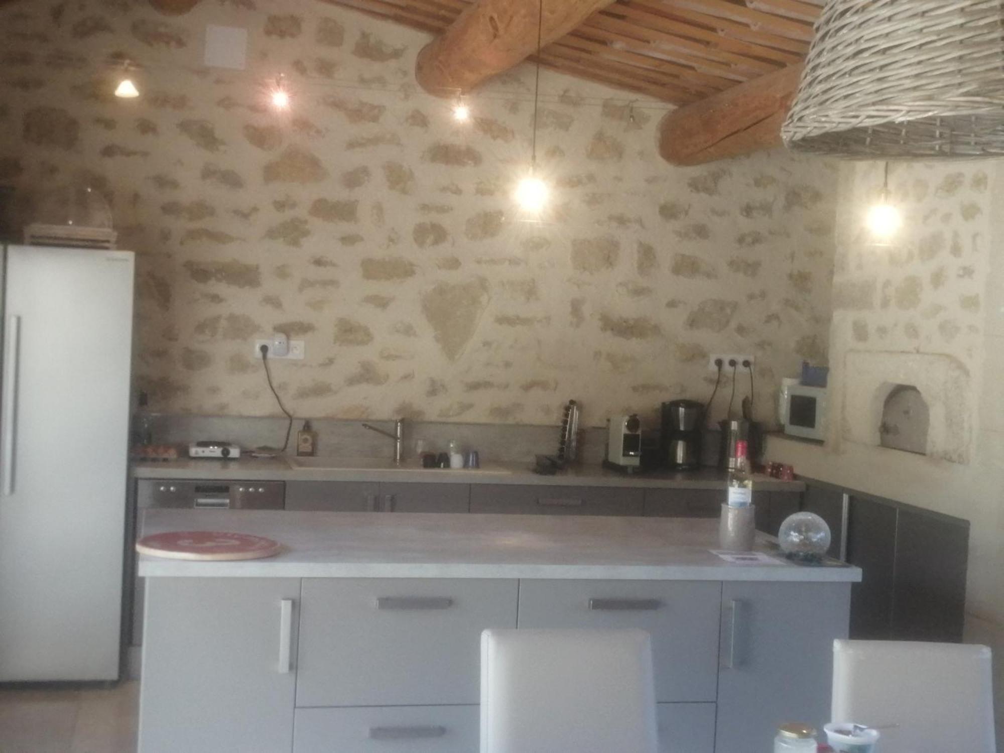 Chambres D'Hotes Le Vignoble Cucuron Exterior photo